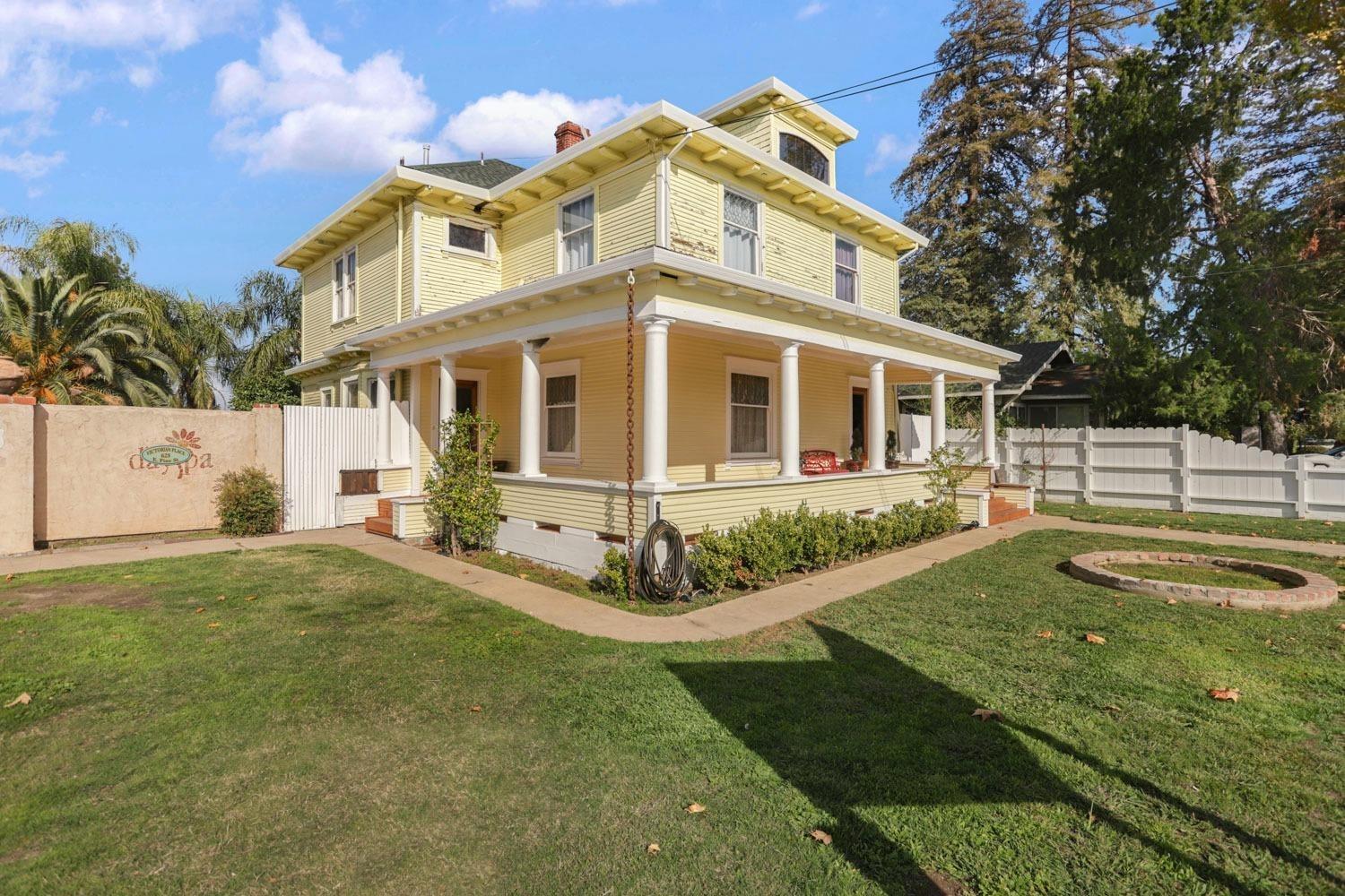 Detail Gallery Image 2 of 52 For 625 E Pine St, Lodi,  CA 95240 - 4 Beds | 2 Baths
