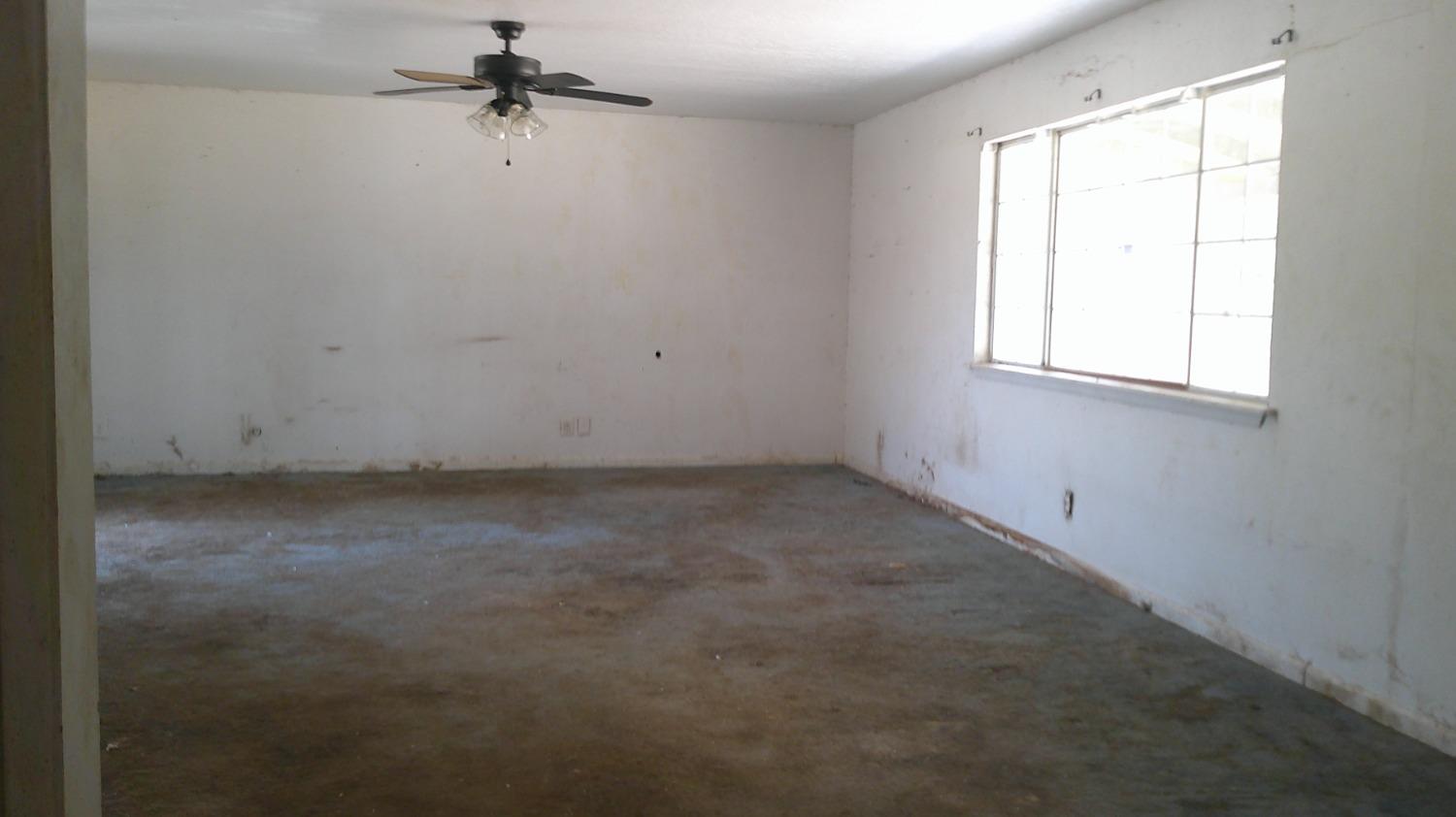 Detail Gallery Image 9 of 34 For 23634 August Ave, Hilmar,  CA 95324 - 4 Beds | 2/1 Baths