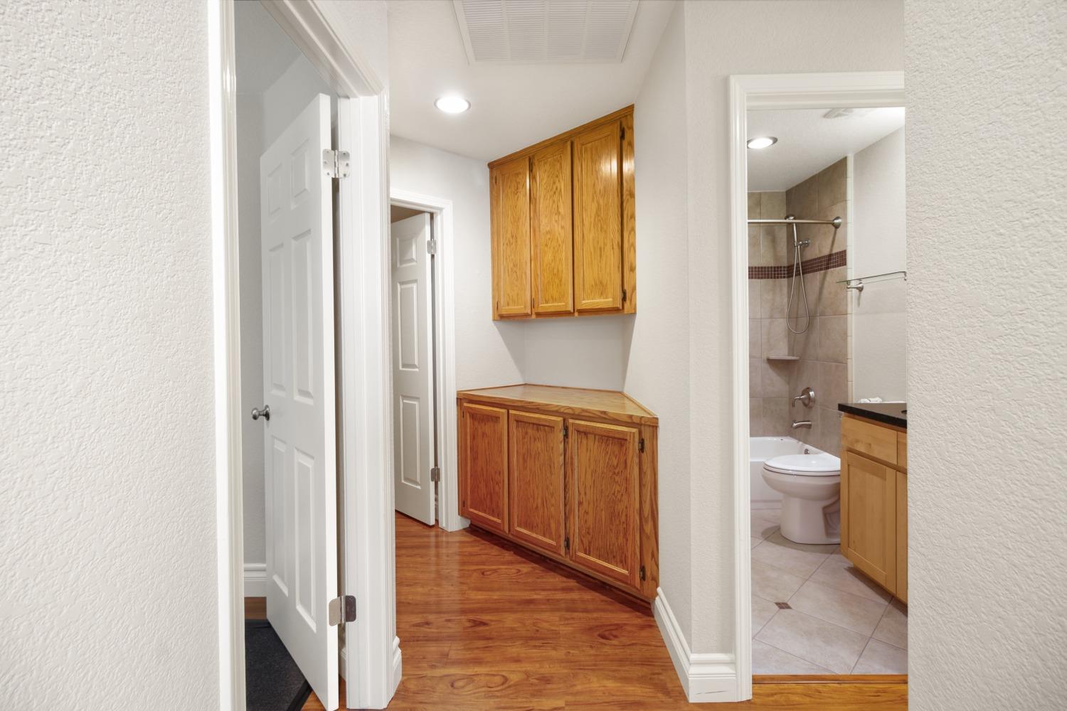 Detail Gallery Image 21 of 38 For 9527 Lake Park Ln, Elk Grove,  CA 95758 - 3 Beds | 2 Baths