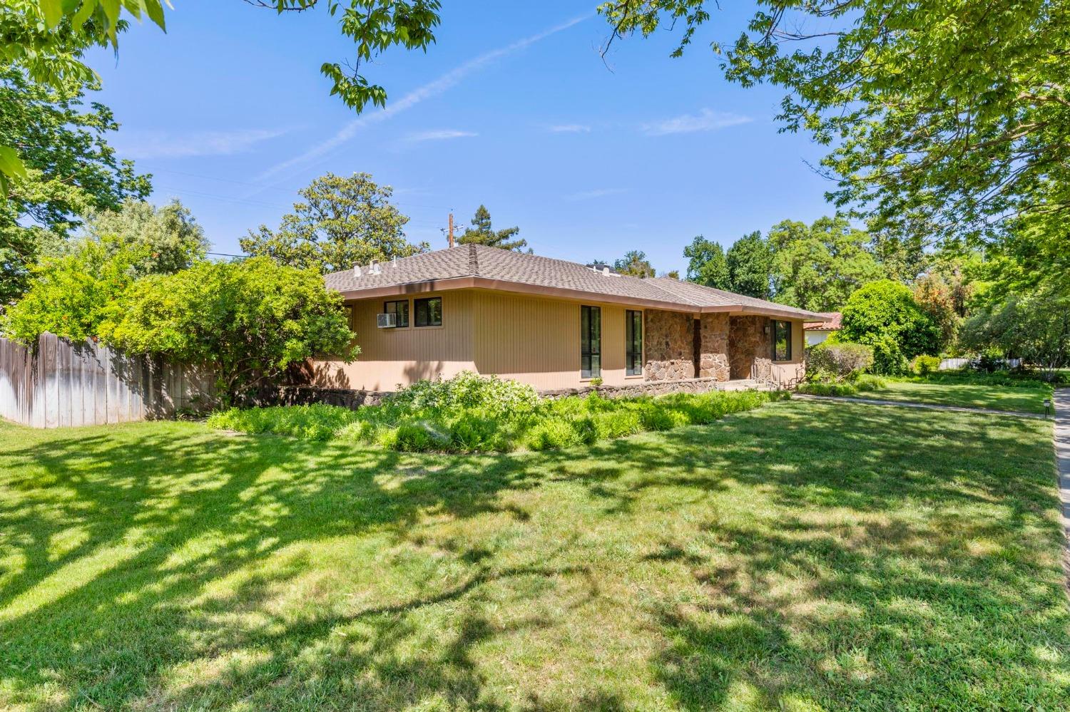 Detail Gallery Image 3 of 42 For 1056 Parkhill St, Colusa,  CA 95932 - 4 Beds | 2/1 Baths
