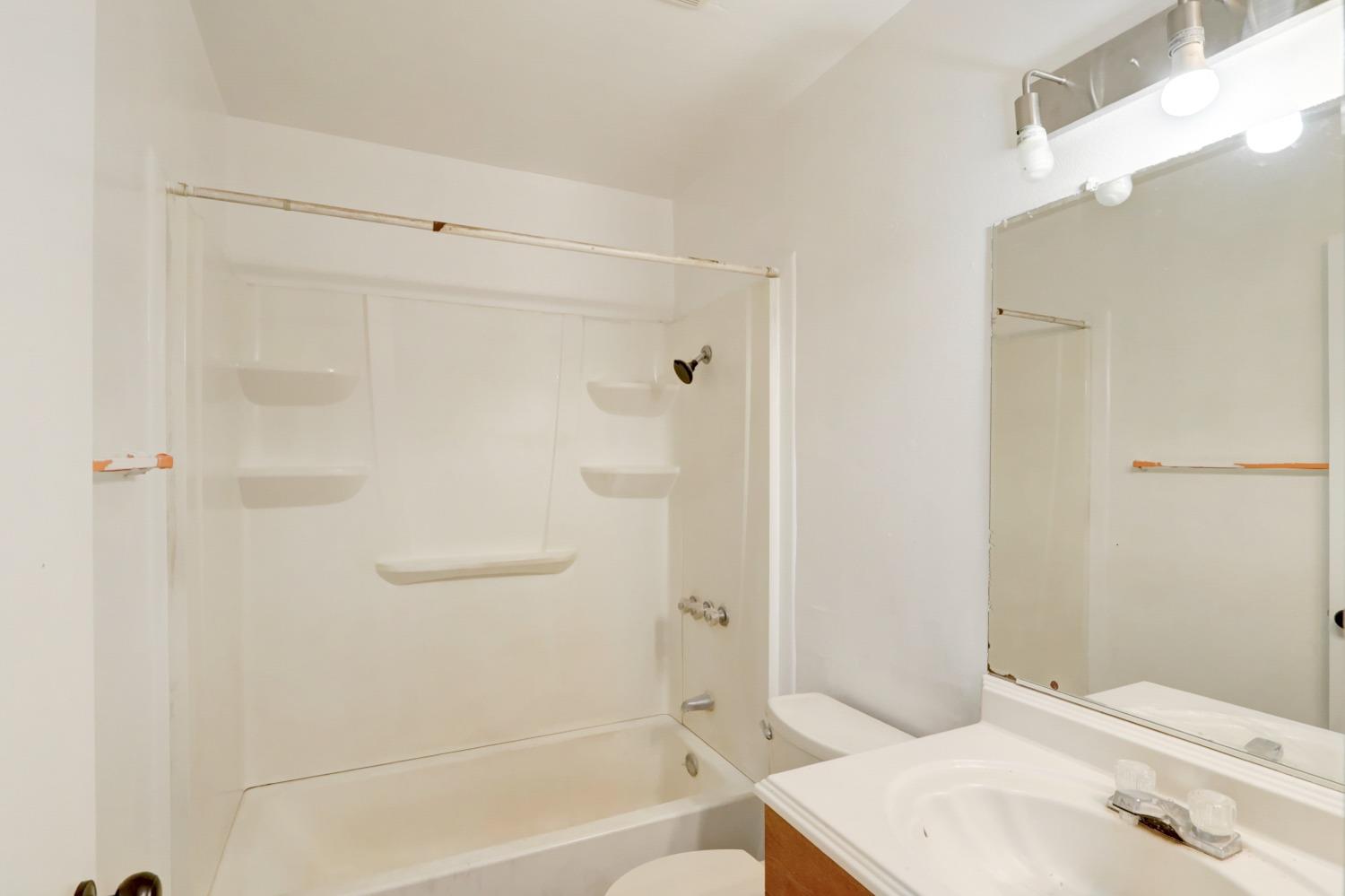 Detail Gallery Image 31 of 41 For 7915 Center Pkwy, Sacramento,  CA 95823 - 3 Beds | 1/1 Baths