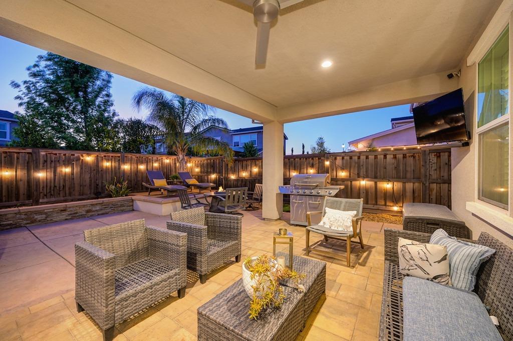 Detail Gallery Image 12 of 34 For 5033 Chico Dr, Roseville,  CA 95747 - 5 Beds | 4/1 Baths
