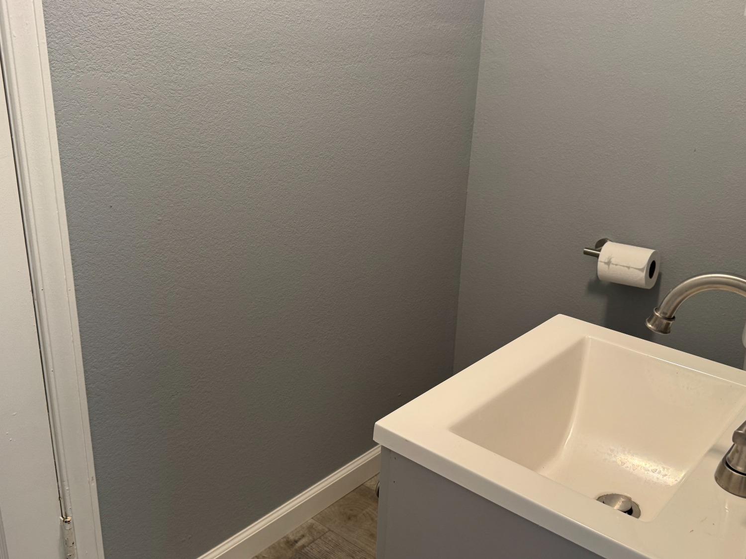 Detail Gallery Image 14 of 22 For 1243 4th St, Los Banos,  CA 93635 - 2 Beds | 1/1 Baths