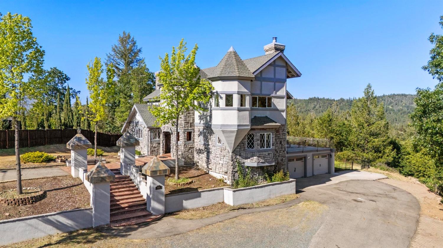Detail Gallery Image 1 of 82 For 22160 Winchester Way, Colfax,  CA 95713 - 5 Beds | 3/2 Baths