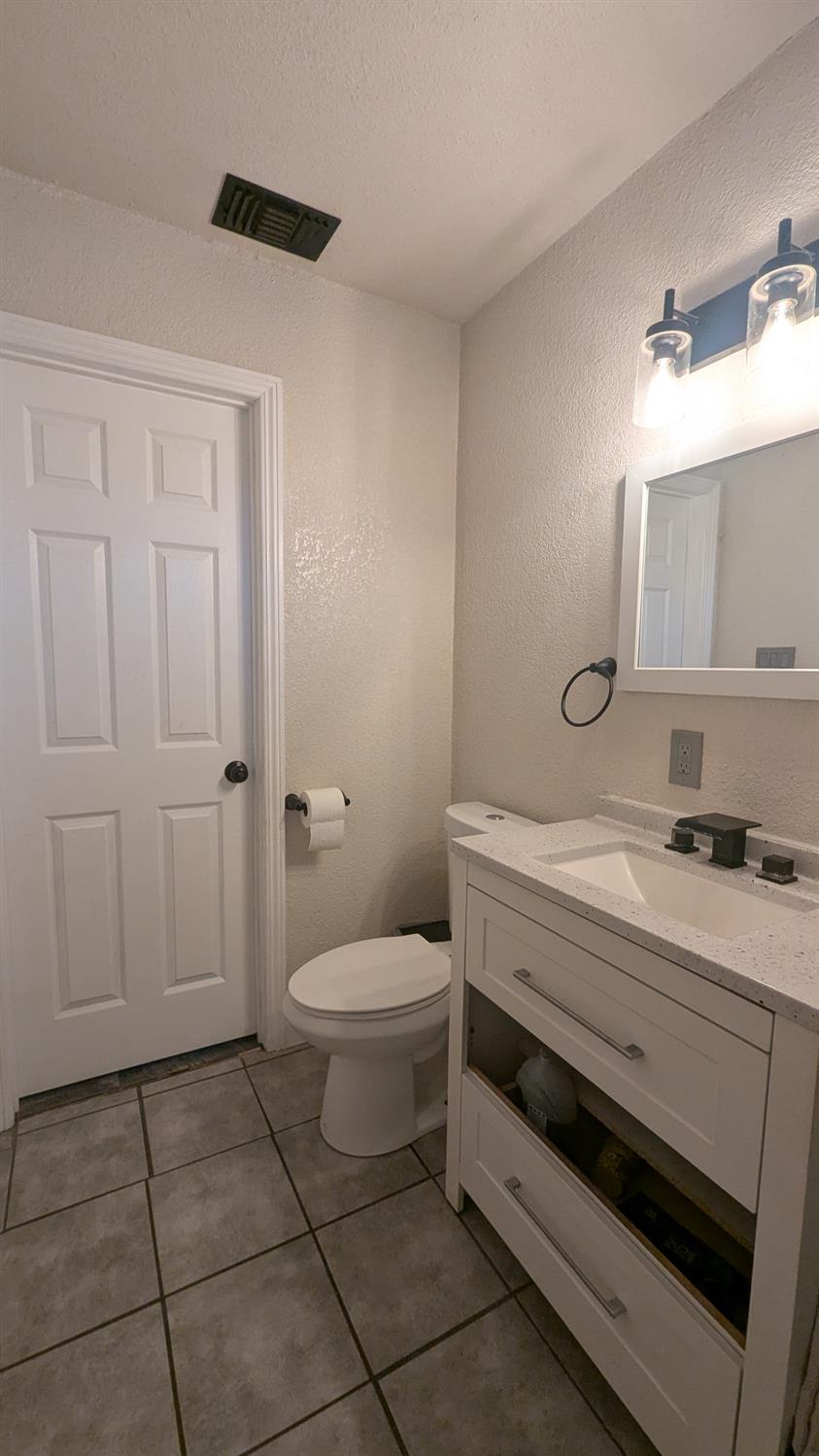 Detail Gallery Image 19 of 30 For 5530 Forestwood Dr, Sacramento,  CA 95842 - 3 Beds | 2 Baths