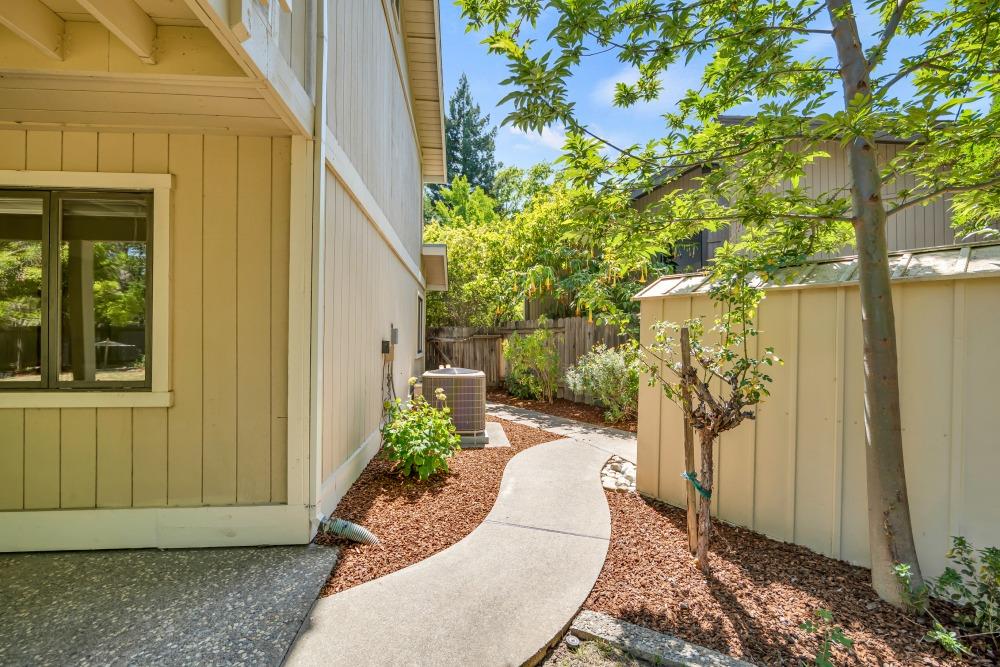 Detail Gallery Image 42 of 53 For 1231 Antelope Ave, Davis,  CA 95616 - 4 Beds | 2/1 Baths