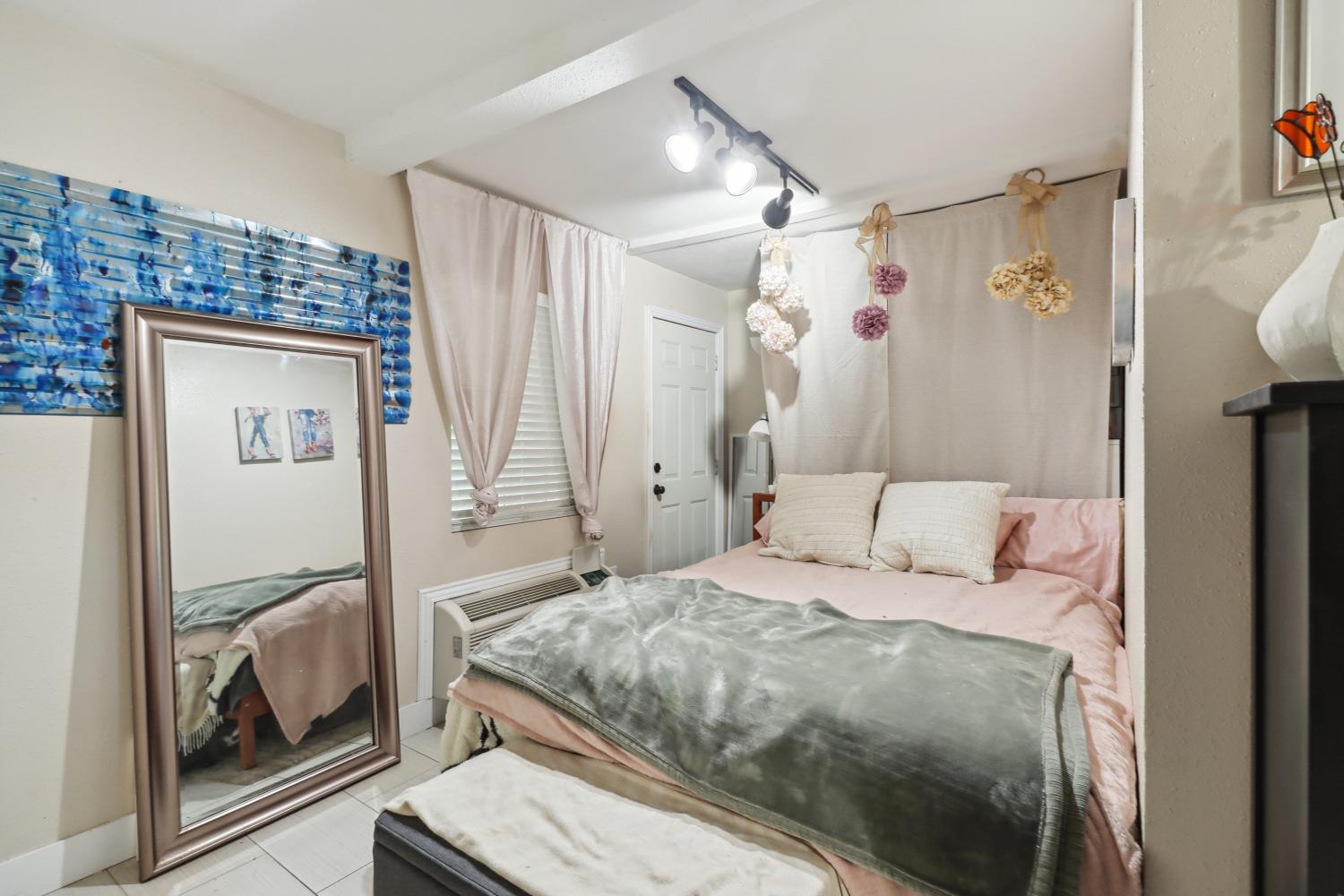 Detail Gallery Image 71 of 98 For 2590 S River Rd, West Sacramento,  CA 95691 - 3 Beds | 2/1 Baths