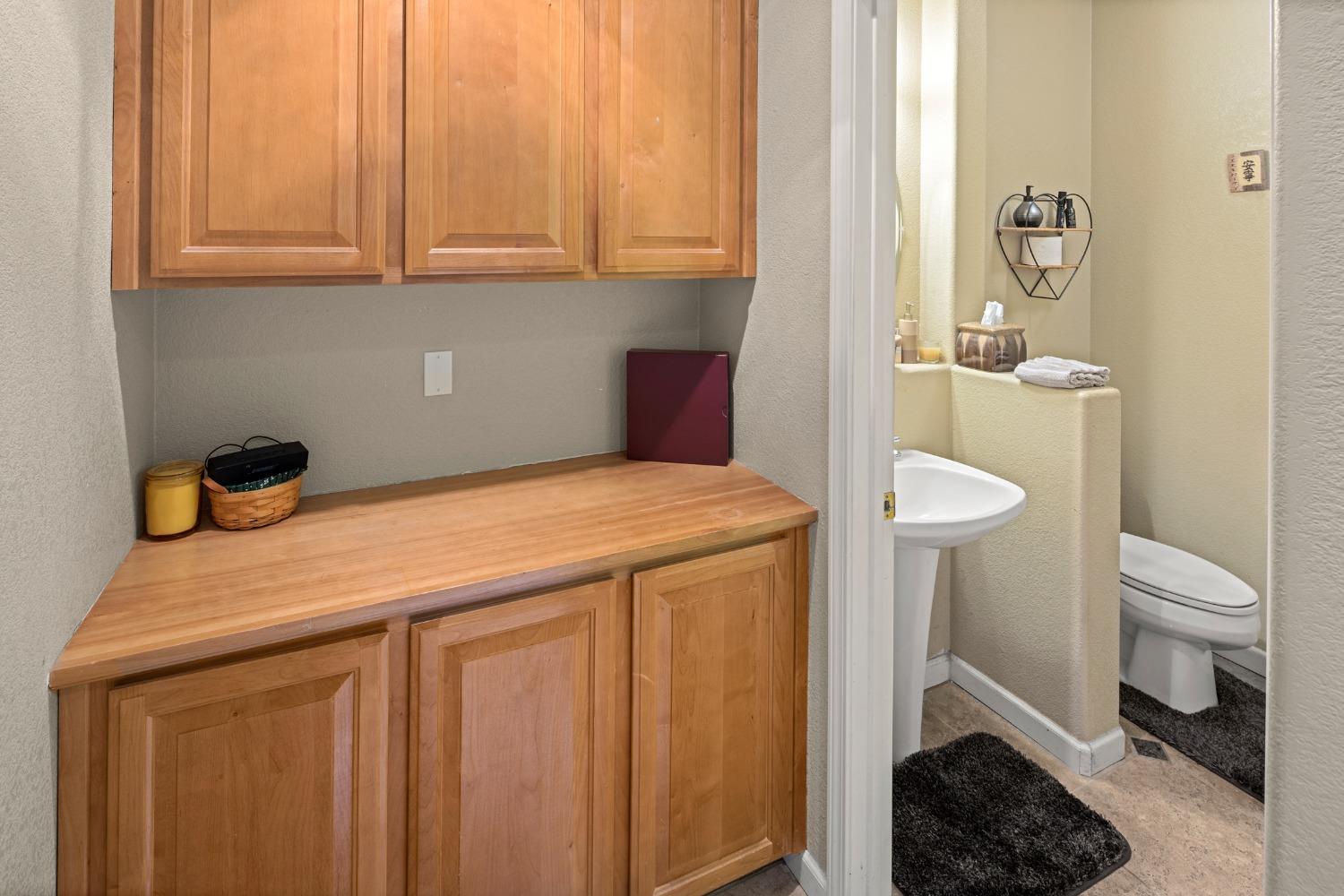 Detail Gallery Image 20 of 47 For 2566 Parkcrest Way, Roseville,  CA 95747 - 3 Beds | 2/1 Baths