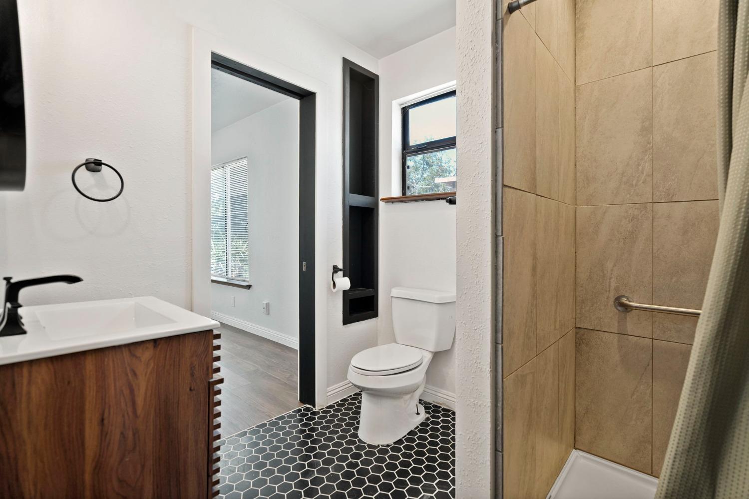 Detail Gallery Image 16 of 39 For 899 Bromley Ave, Yuba City,  CA 95993 - 3 Beds | 2 Baths