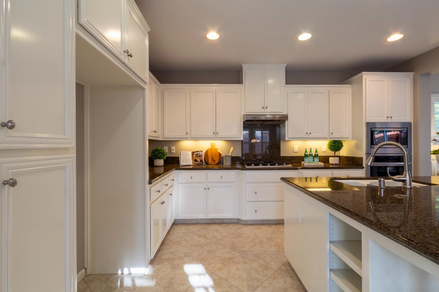 Detail Gallery Image 20 of 86 For 306 W Conejo Ave, Mountain House,  CA 95391 - 5 Beds | 4 Baths