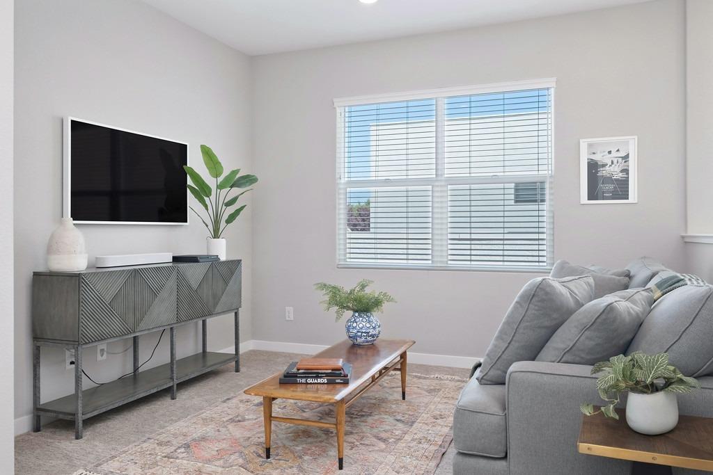 Detail Gallery Image 25 of 89 For 142 Fonseca St, Sacramento,  CA 95816 - 3 Beds | 3/1 Baths
