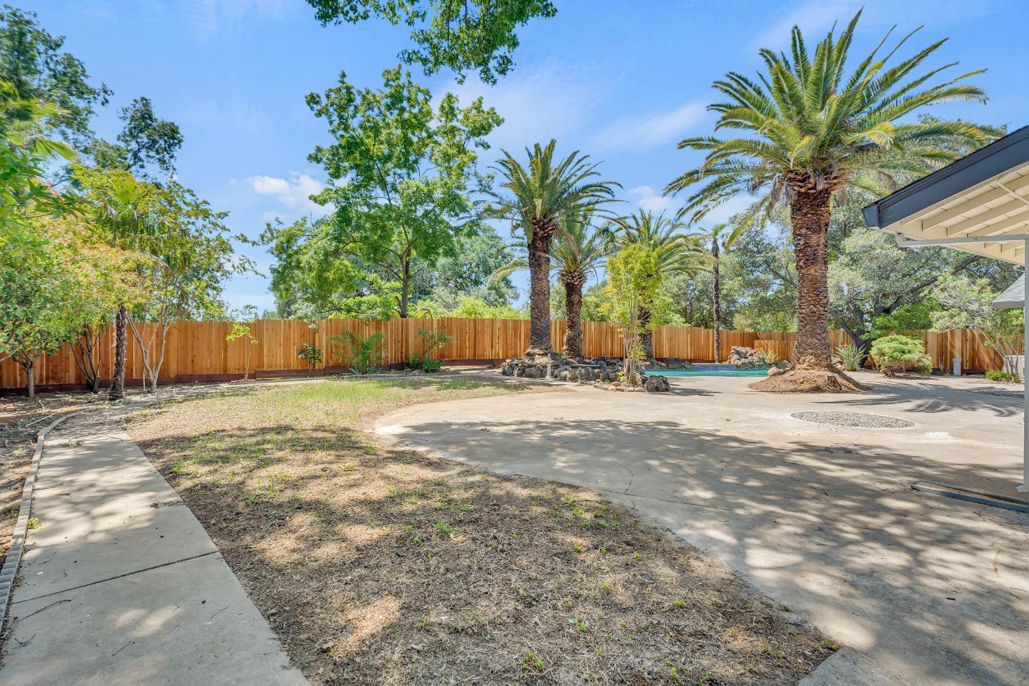 Detail Gallery Image 33 of 65 For 7932 Charlene Way, Citrus Heights,  CA 95610 - 4 Beds | 3 Baths