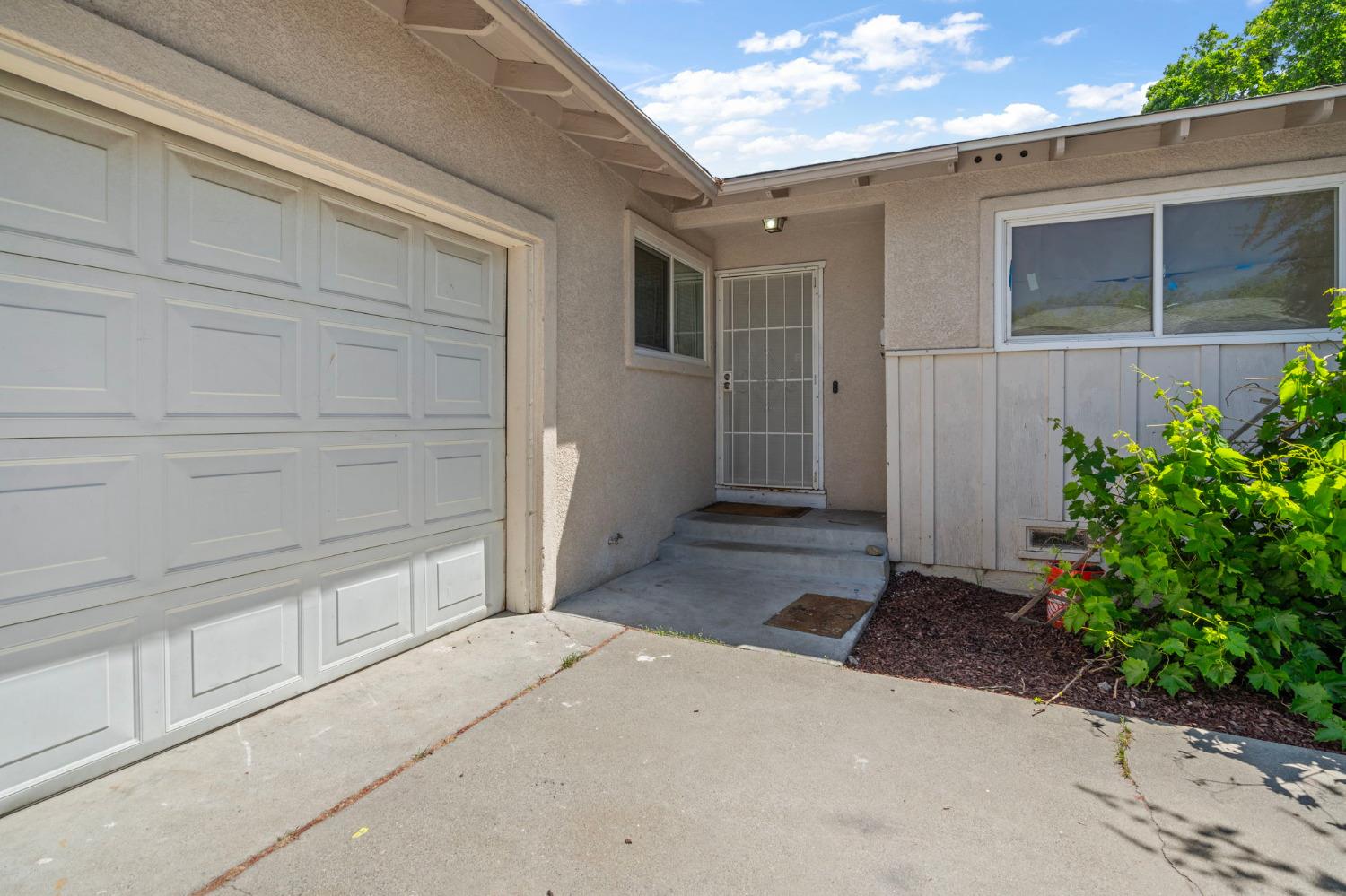 Detail Gallery Image 5 of 27 For 2635 Macgregor Ct, Modesto,  CA 95350 - 3 Beds | 2 Baths