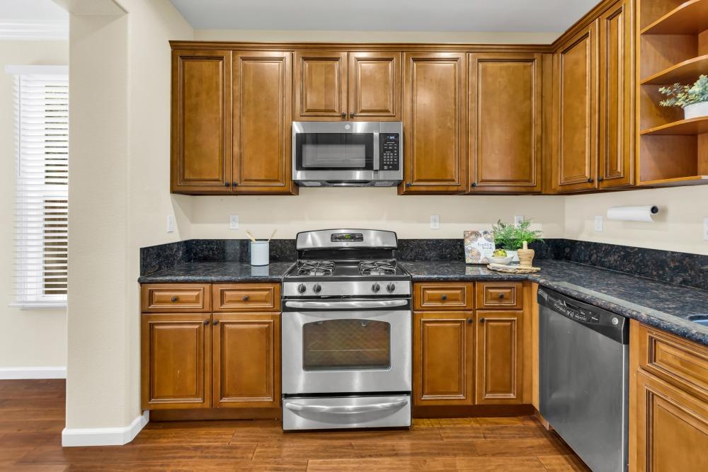 Detail Gallery Image 16 of 51 For 7885 Monaldo Walk, Sacramento,  CA 95823 - 3 Beds | 2/1 Baths