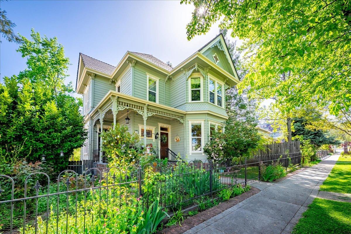 Detail Gallery Image 2 of 70 For 30 W Grass Valley St, Colfax,  CA 95713 - 4 Beds | 2 Baths