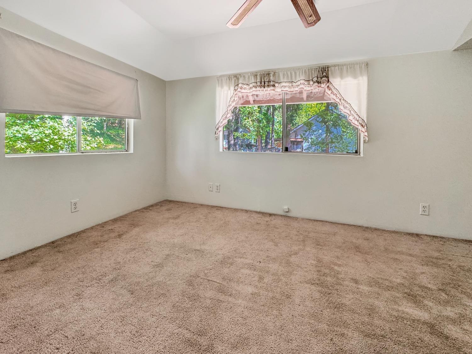Detail Gallery Image 15 of 22 For 224 Manor Dr, Grass Valley,  CA 95945 - 3 Beds | 2/1 Baths