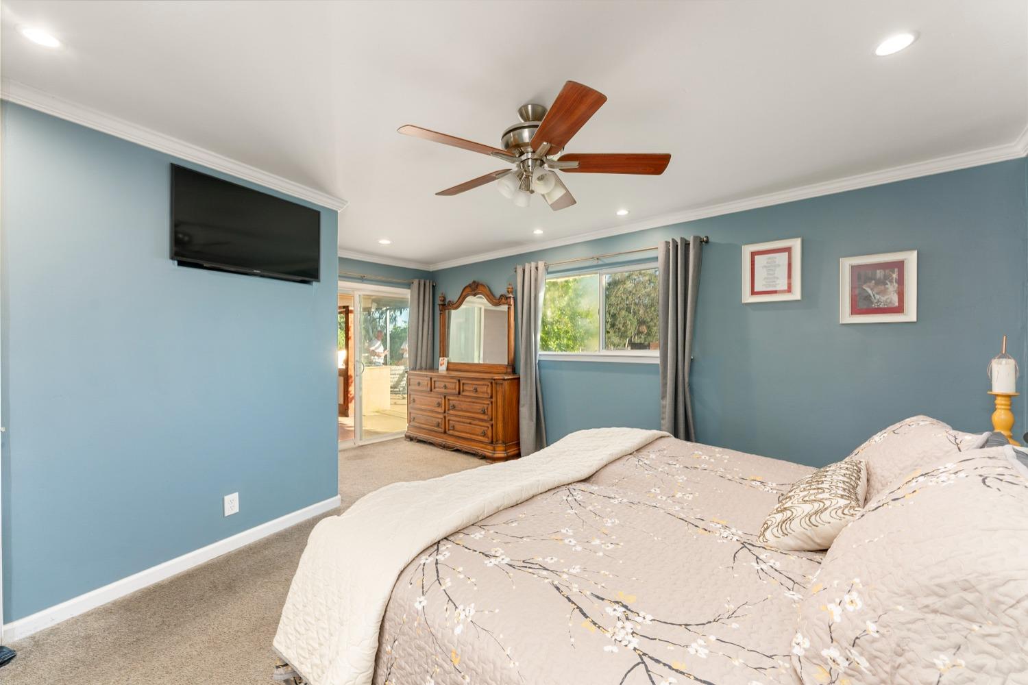 Detail Gallery Image 40 of 99 For 11750 Cresthill Dr, Elk Grove,  CA 95624 - 4 Beds | 2 Baths