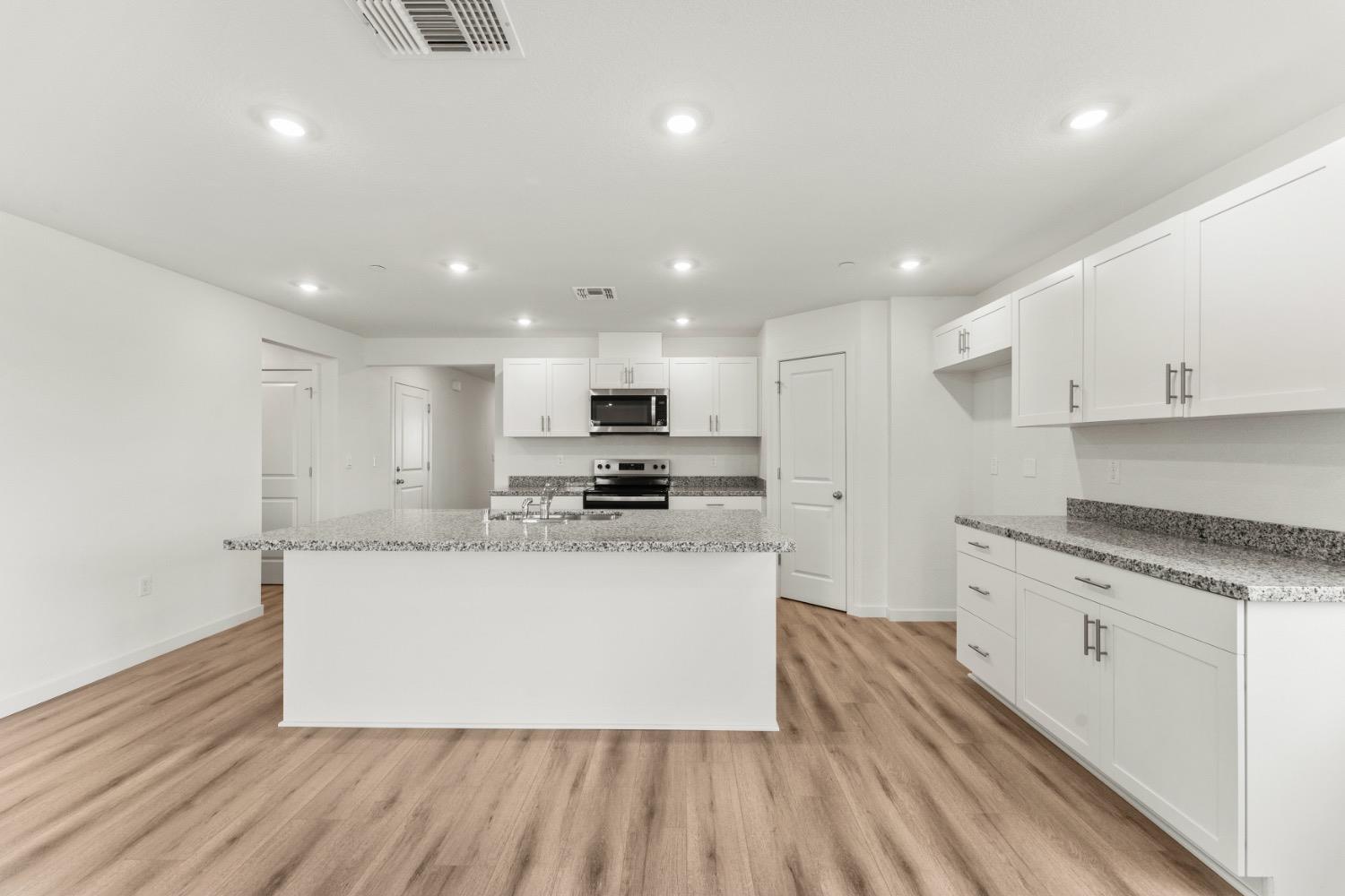 Detail Gallery Image 7 of 33 For 4189 Pittenger Dr, Olivehurst,  CA 95961 - 4 Beds | 2 Baths