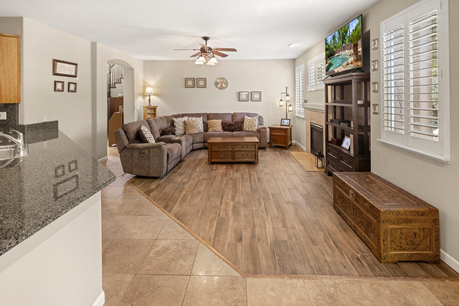 Detail Gallery Image 11 of 47 For 2566 Parkcrest Way, Roseville,  CA 95747 - 3 Beds | 2/1 Baths