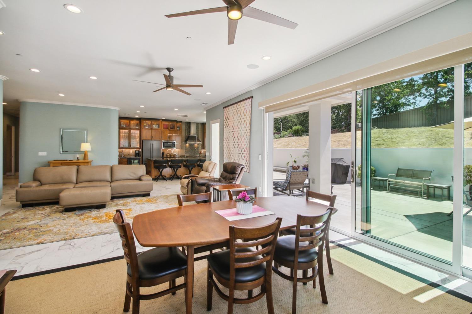 Detail Gallery Image 14 of 36 For 683 Russell Dr, Folsom,  CA 95630 - 3 Beds | 3 Baths