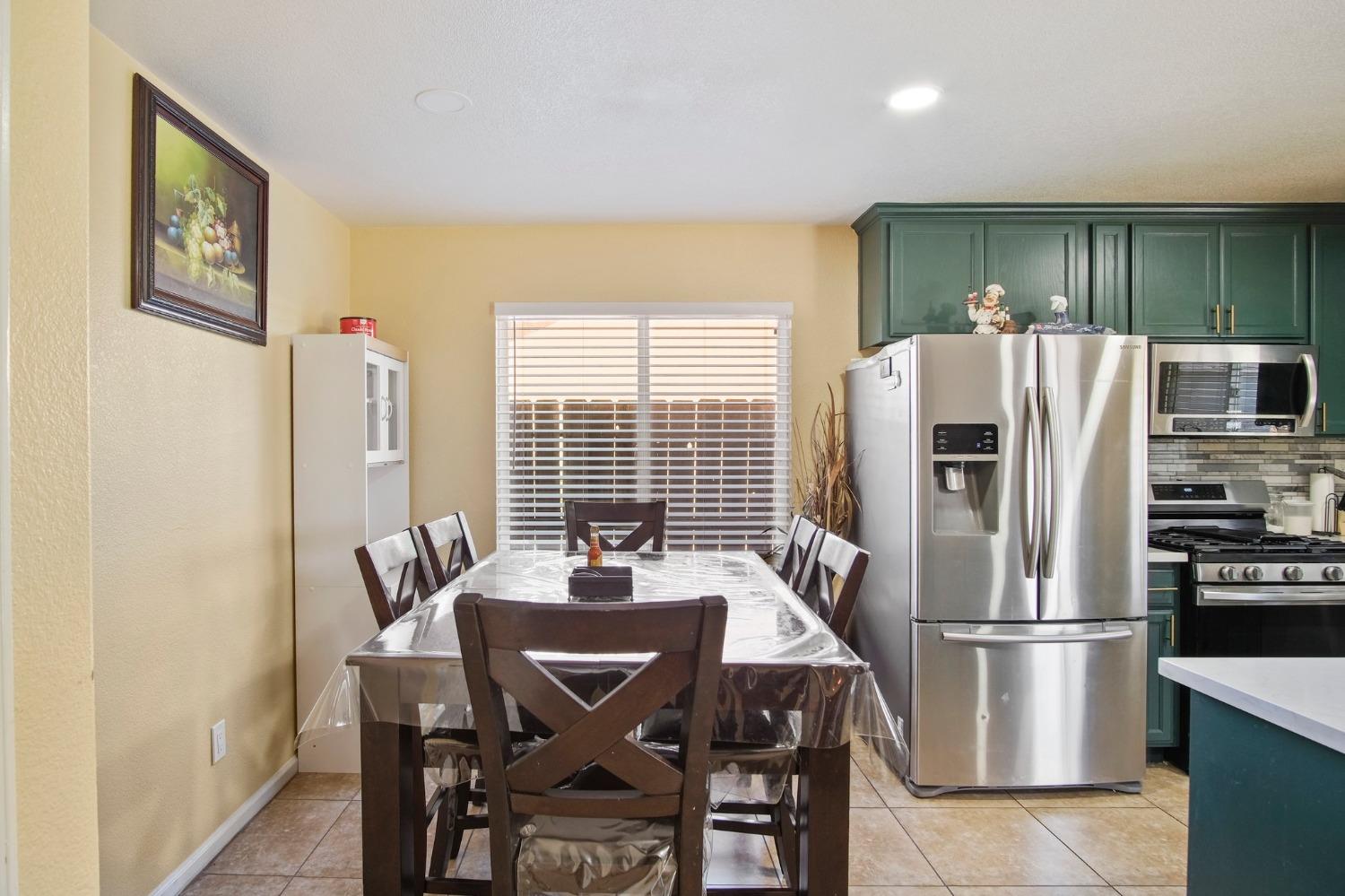Detail Gallery Image 4 of 20 For 171 Eagleglen Ave, Turlock,  CA 95380 - 4 Beds | 2 Baths
