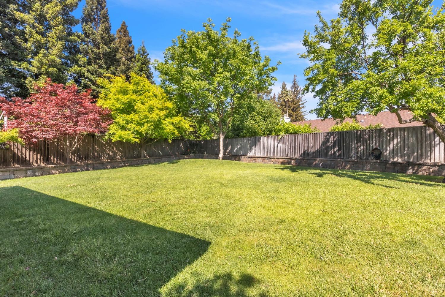 Detail Gallery Image 26 of 34 For 51 Angel Island Circle, Sacramento,  CA 95831 - 4 Beds | 2/1 Baths
