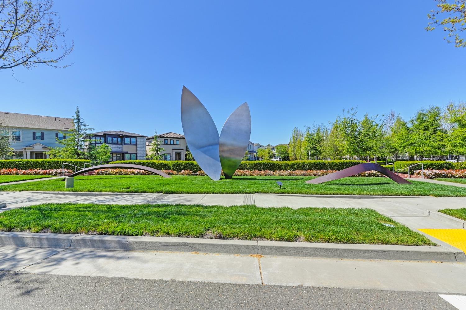 Detail Gallery Image 58 of 89 For 142 Fonseca St, Sacramento,  CA 95816 - 3 Beds | 3/1 Baths