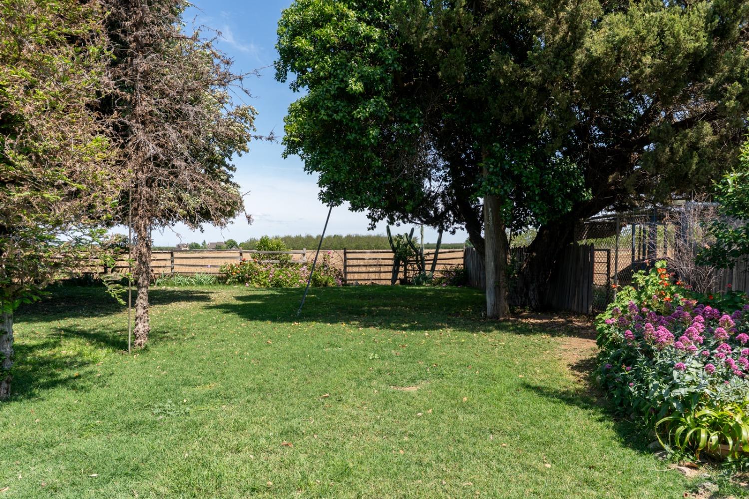 Detail Gallery Image 12 of 61 For 3789 State Highway 33, Gustine,  CA 95322 - 3 Beds | 2/1 Baths
