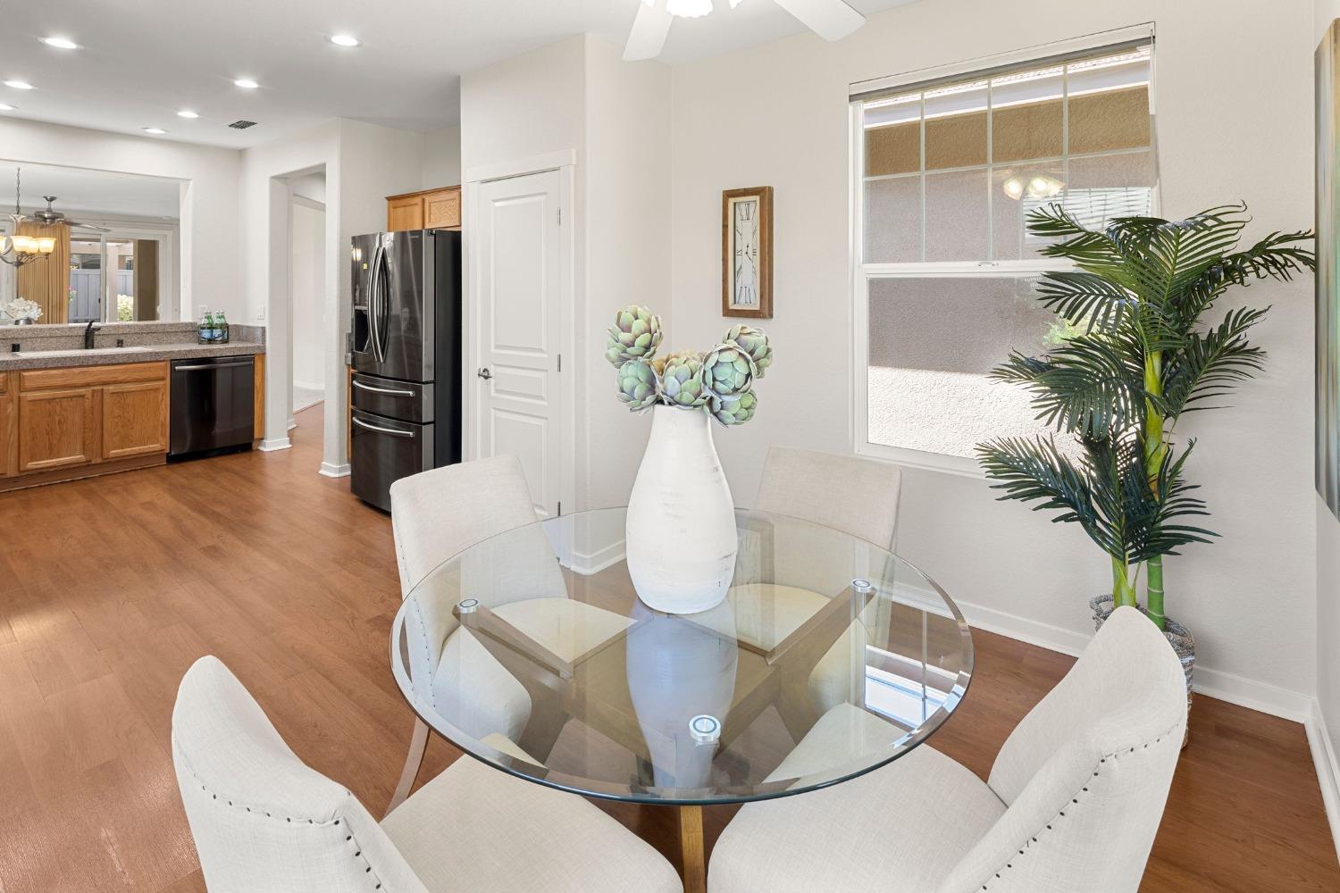 Detail Gallery Image 16 of 42 For 1239 Hawthorne Ln, Lincoln,  CA 95648 - 2 Beds | 2 Baths