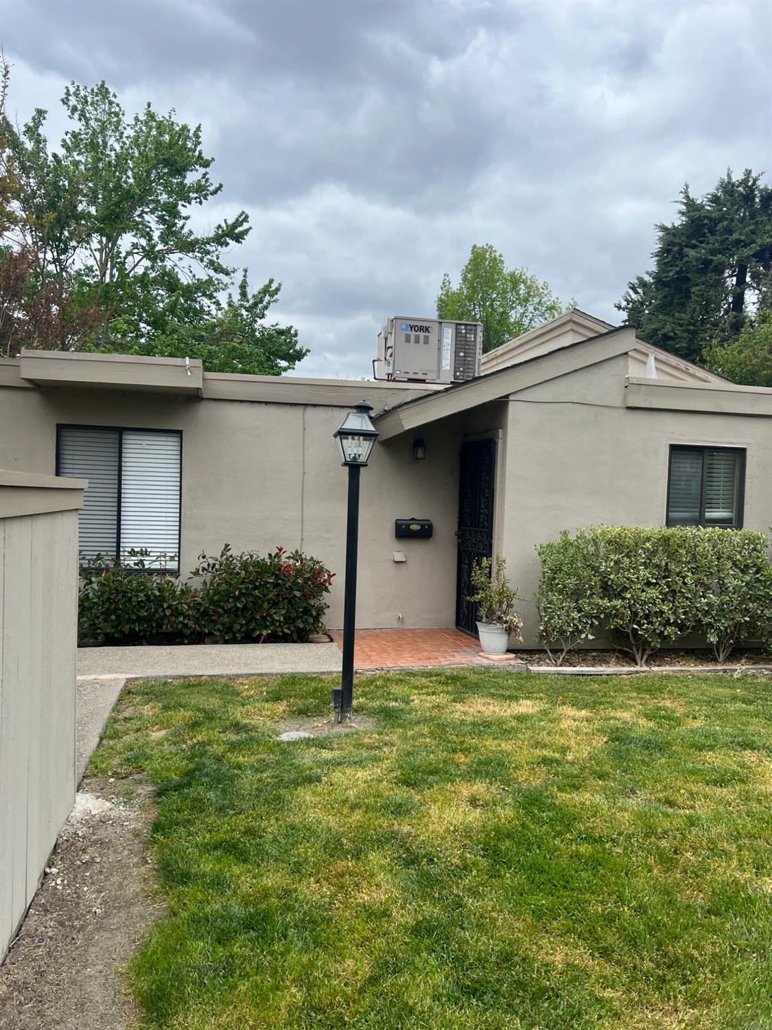 Detail Gallery Image 2 of 4 For 6734 Cumberland Pl, Stockton,  CA 95219 - 2 Beds | 1 Baths