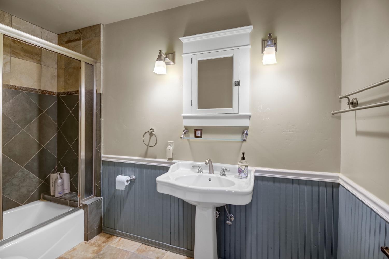 Detail Gallery Image 61 of 73 For 3232 Norris Ave, Sacramento,  CA 95821 - 4 Beds | 3 Baths
