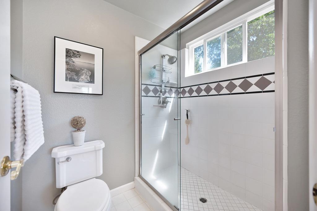 Detail Gallery Image 44 of 80 For 815 La Paz Dr, Davis,  CA 95618 - 4 Beds | 3 Baths