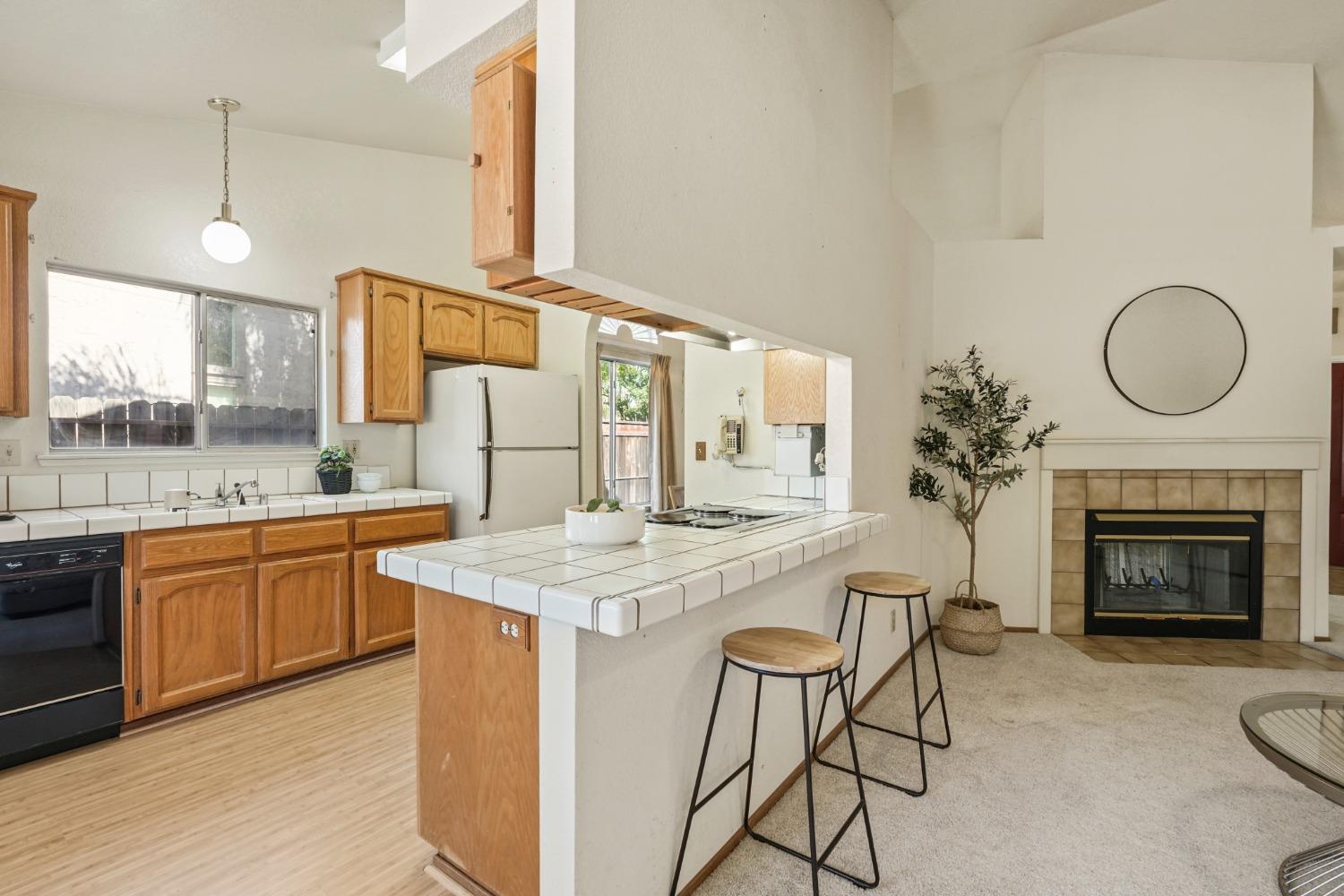Detail Gallery Image 15 of 38 For 8329 Honeycomb Way, Sacramento,  CA 95828 - 3 Beds | 2 Baths