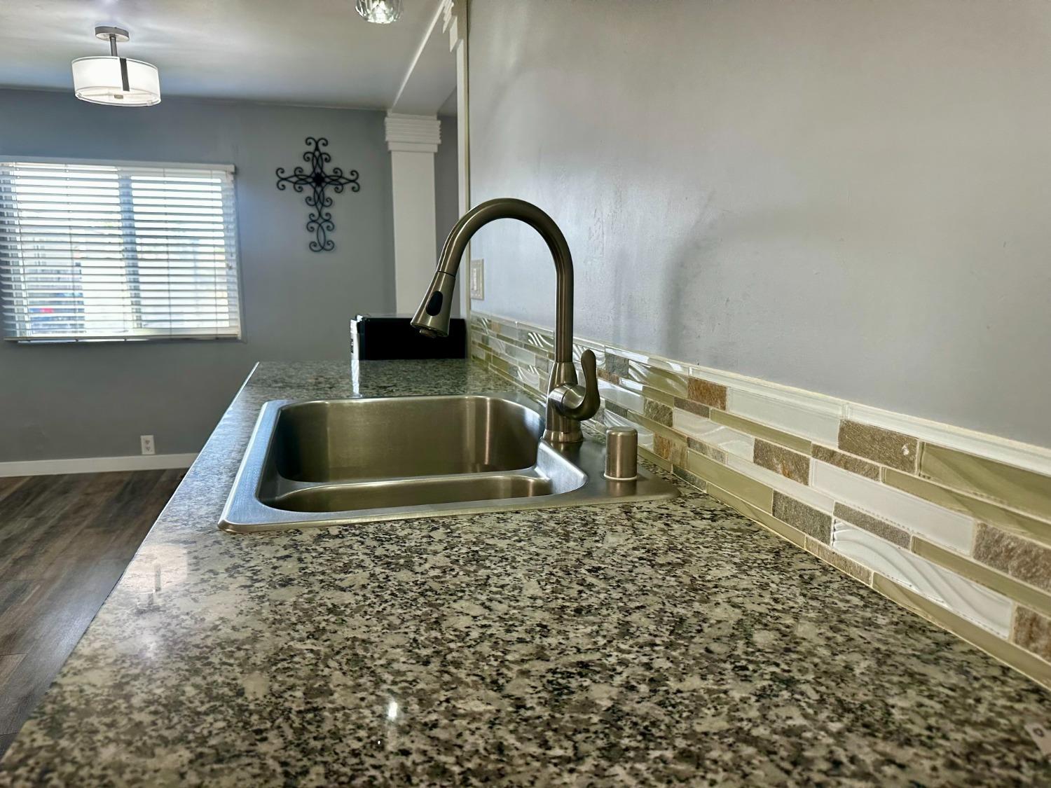 Detail Gallery Image 16 of 44 For 152 Village Cir #152,  Sacramento,  CA 95838 - 3 Beds | 2 Baths