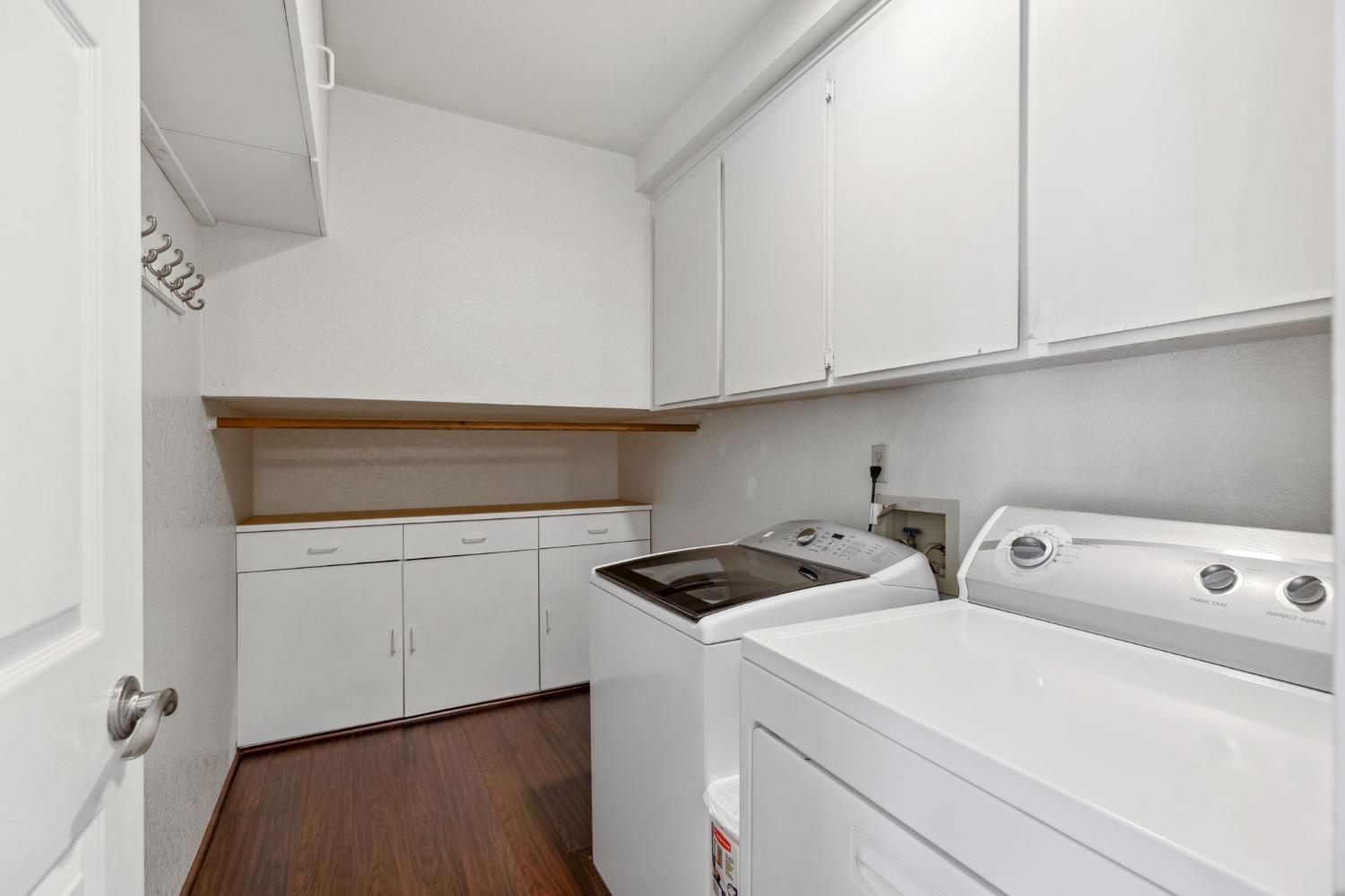 Detail Gallery Image 32 of 40 For 1535 E Colonial Pkwy #E,  Roseville,  CA 95661 - 4 Beds | 2/1 Baths
