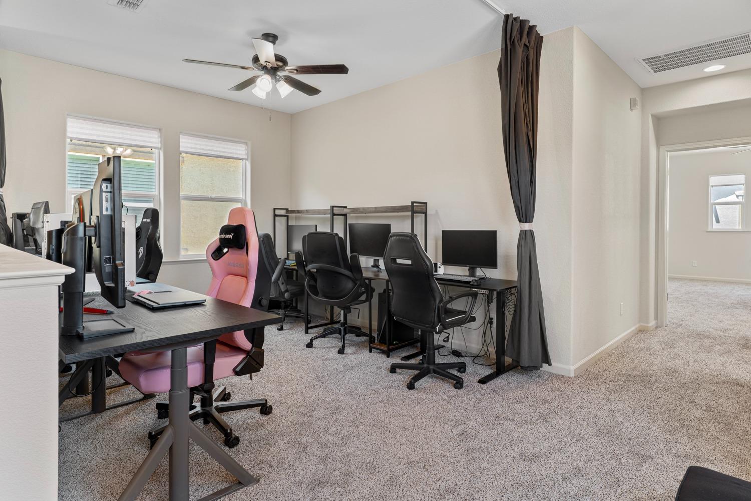 Detail Gallery Image 21 of 49 For 1869 Mammoth Way, Sacramento,  CA 95834 - 3 Beds | 3 Baths