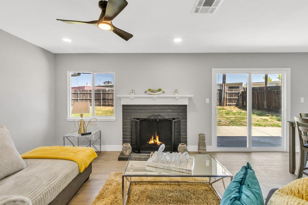 Detail Gallery Image 8 of 52 For 3627 Mc Cain Way, North Highlands,  CA 95660 - 3 Beds | 2 Baths