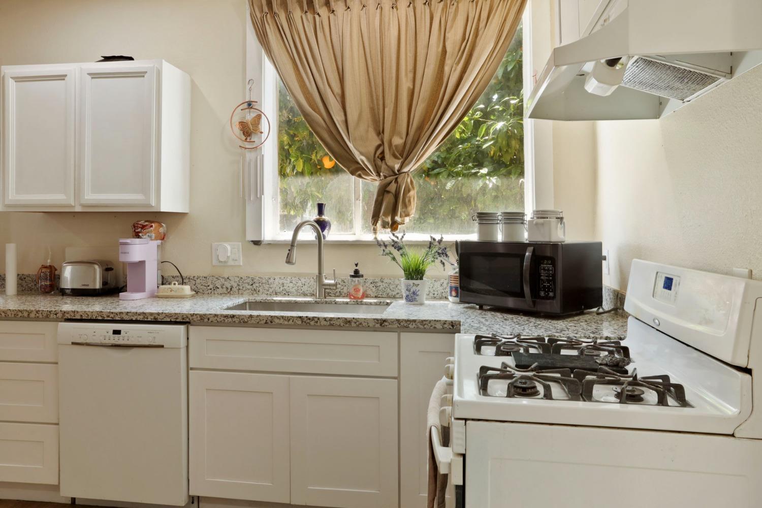 Detail Gallery Image 17 of 42 For 1428 N Madison St, Stockton,  CA 95202 - 3 Beds | 2 Baths