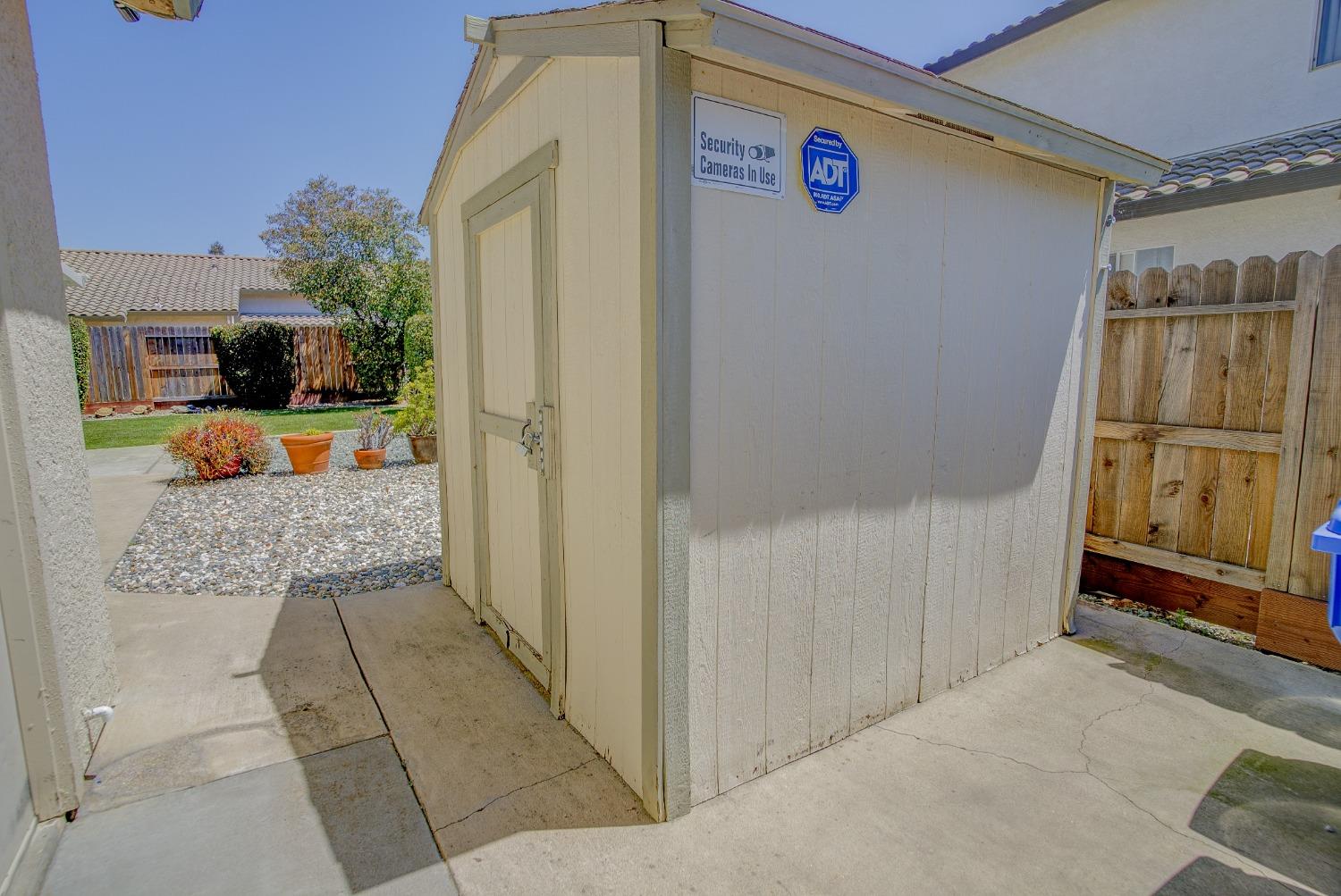 Detail Gallery Image 13 of 43 For 965 Blackwell Way, Galt,  CA 95632 - 4 Beds | 2/1 Baths
