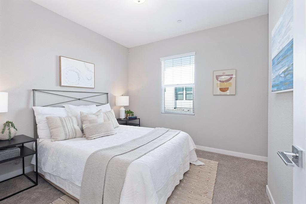 Detail Gallery Image 27 of 89 For 142 Fonseca St, Sacramento,  CA 95816 - 3 Beds | 3/1 Baths