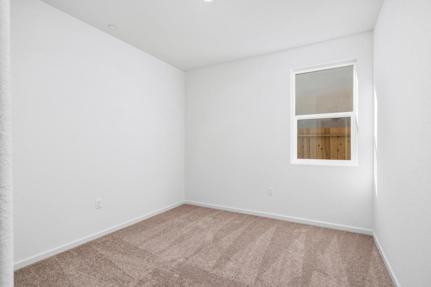Detail Gallery Image 14 of 15 For 2219 Nicklaus Dr, Linda,  CA 95901 - 4 Beds | 2 Baths