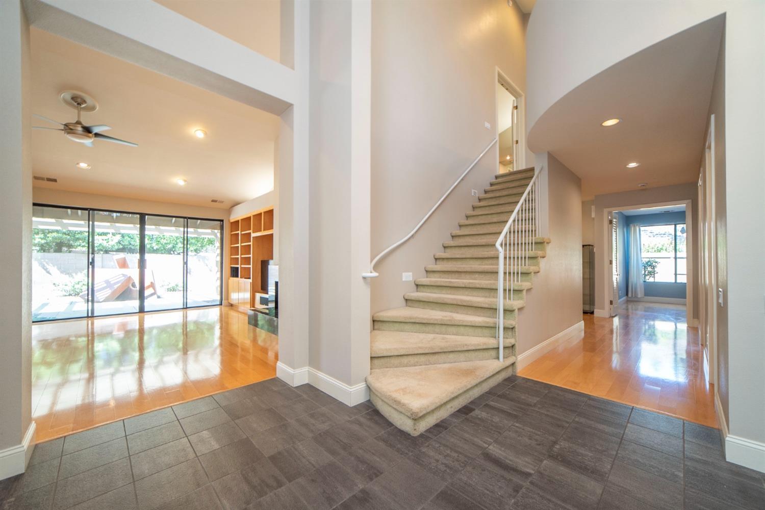Detail Gallery Image 20 of 94 For 11457 Huntington Village Ln, Gold River,  CA 95670 - 4 Beds | 4/2 Baths