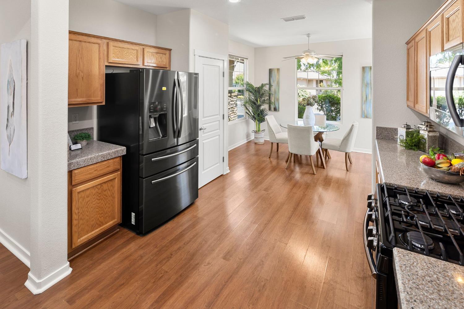 Detail Gallery Image 12 of 42 For 1239 Hawthorne Ln, Lincoln,  CA 95648 - 2 Beds | 2 Baths