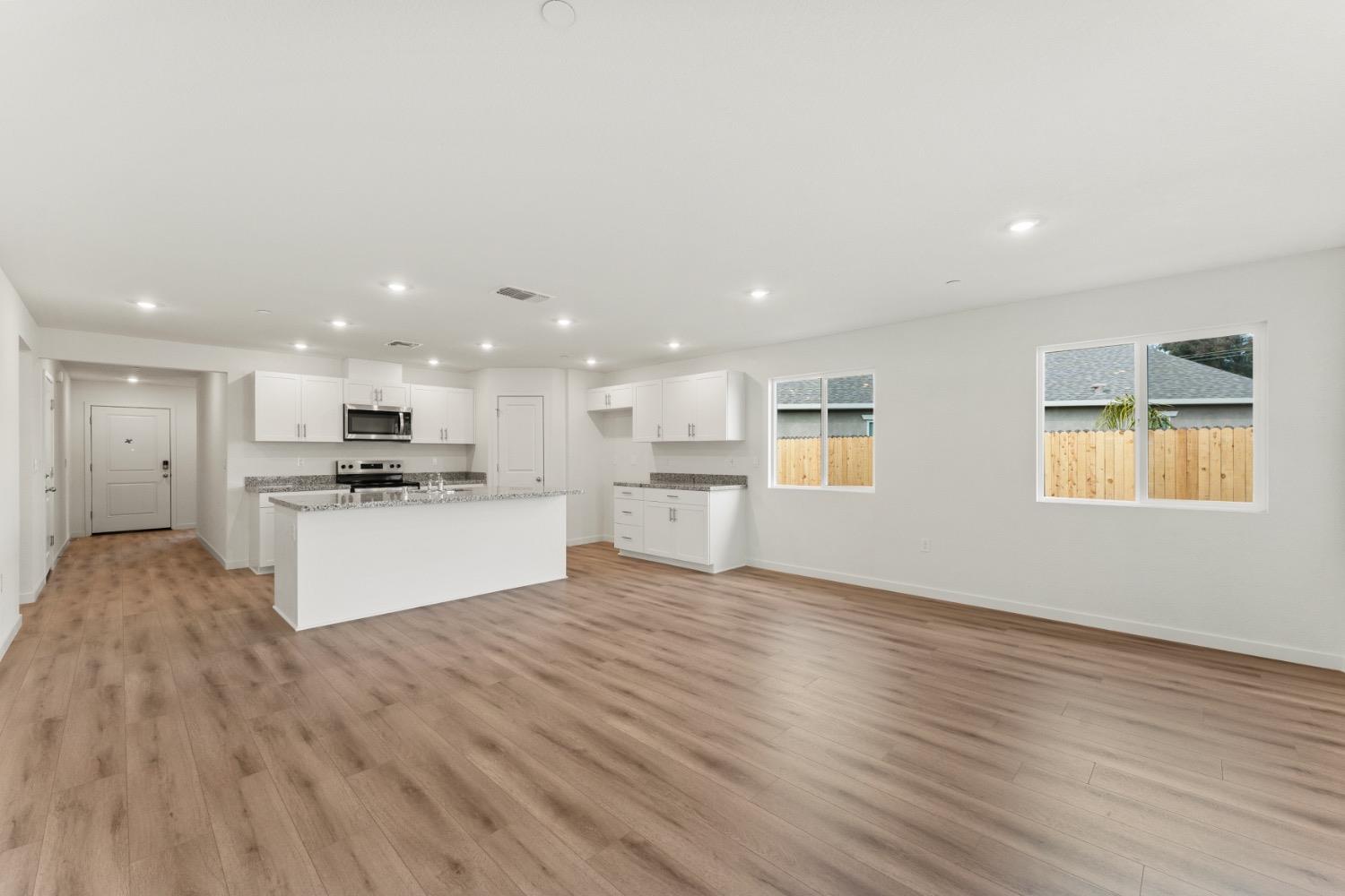 Detail Gallery Image 10 of 33 For 4189 Pittenger Dr, Olivehurst,  CA 95961 - 4 Beds | 2 Baths