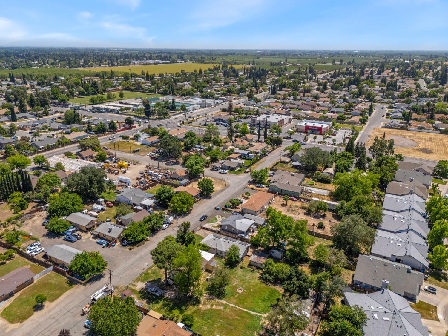 Detail Gallery Image 38 of 39 For 899 Bromley Ave, Yuba City,  CA 95993 - 3 Beds | 2 Baths
