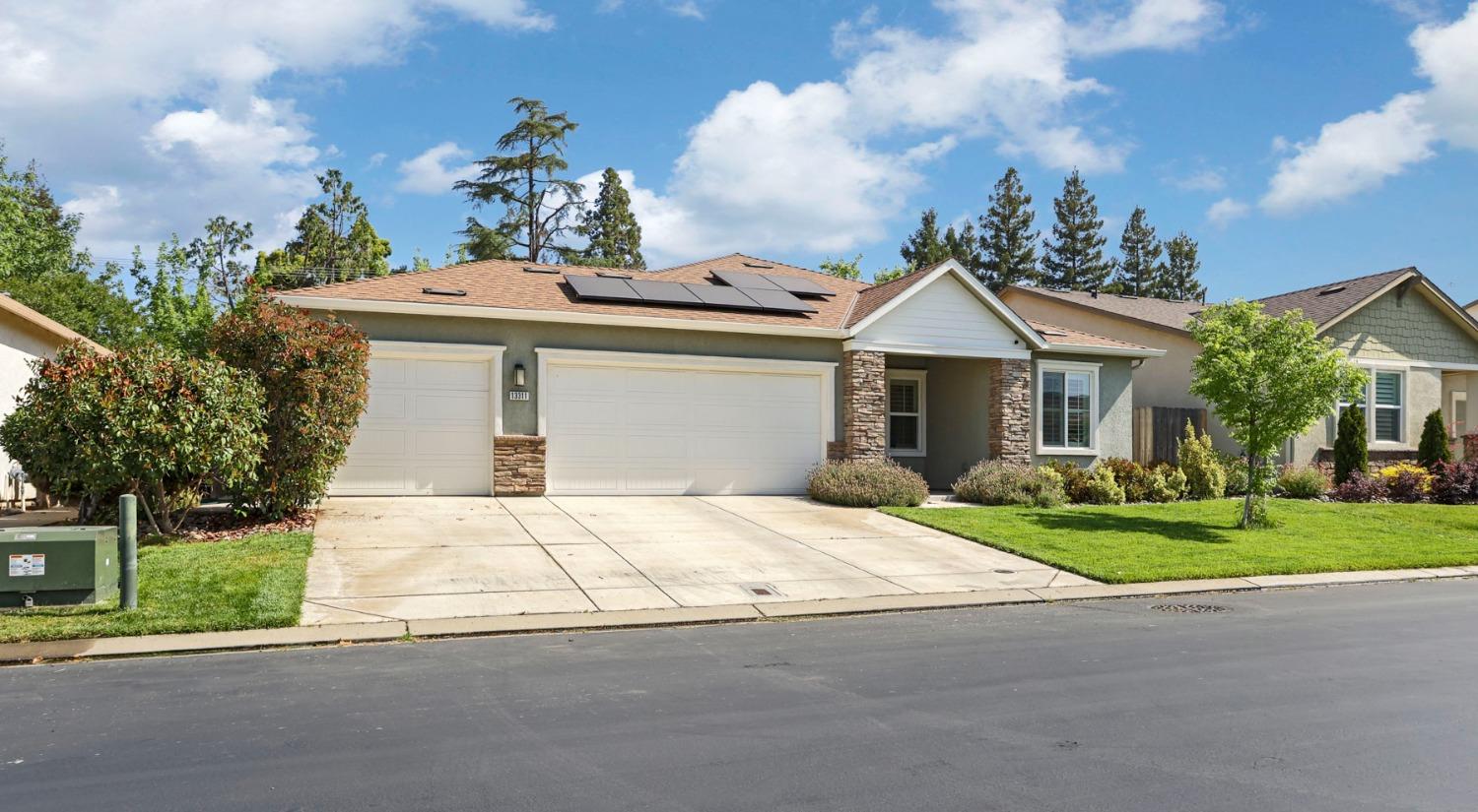 Detail Gallery Image 5 of 41 For 13311 Fountain Dr, Waterford,  CA 95386 - 3 Beds | 2 Baths
