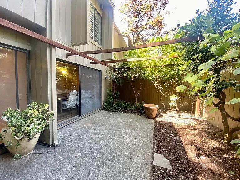 Detail Gallery Image 25 of 34 For 1129 Commons Dr, Sacramento,  CA 95825 - 3 Beds | 2/1 Baths