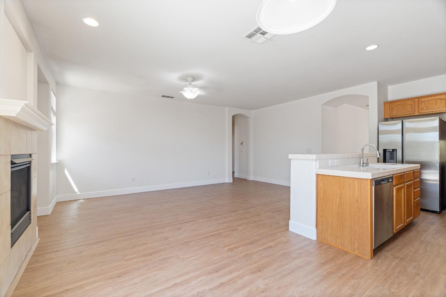 Detail Gallery Image 13 of 41 For 9443 Marius Way, Sacramento,  CA 95829 - 4 Beds | 2 Baths