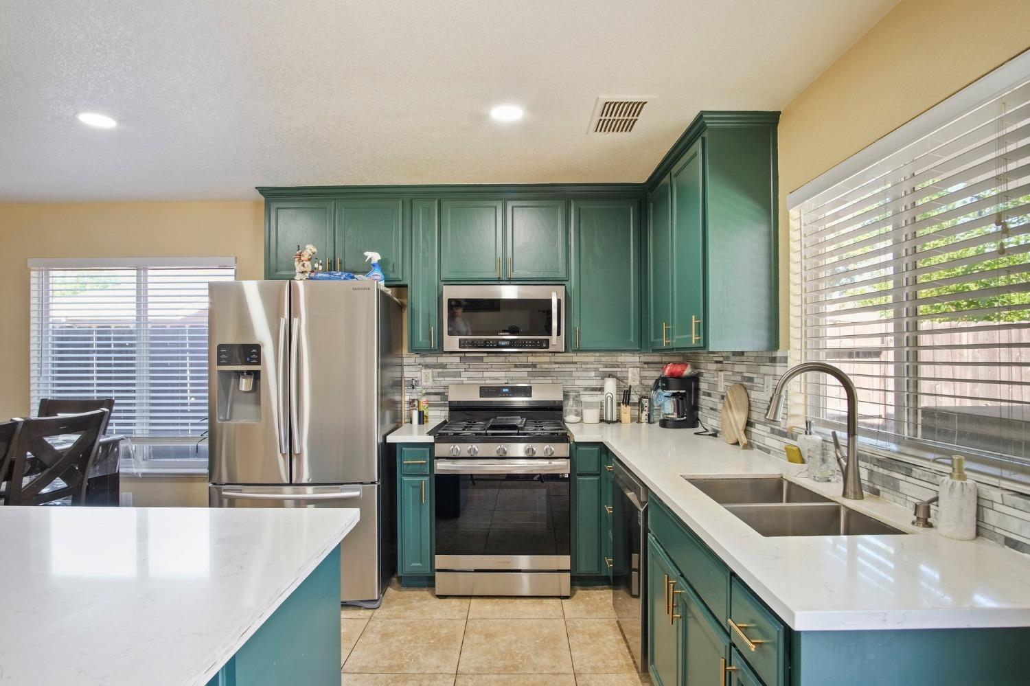 Detail Gallery Image 6 of 20 For 171 Eagleglen Ave, Turlock,  CA 95380 - 4 Beds | 2 Baths