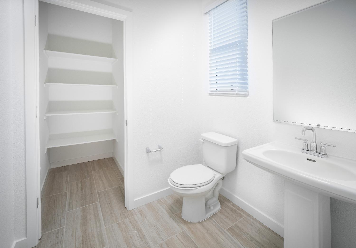 Detail Gallery Image 13 of 15 For 4606 Duckhawk Cir, Rancho Cordova,  CA 95742 - 3 Beds | 2/1 Baths